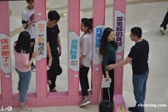 成都网红款巨型扭蛋机撑场面瘦身门低价出租 成都网红款巨型扭蛋机撑场面瘦身门低价出租