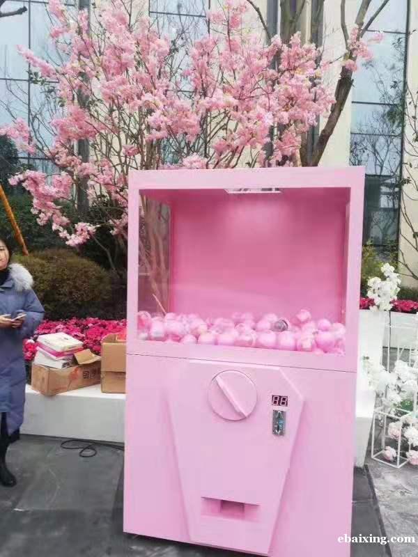 成都大型乐趣真人版保龄球游戏出租巨型扭蛋机出租出售 成都大型乐趣真人版保龄球游戏出租巨型扭蛋机出租出售