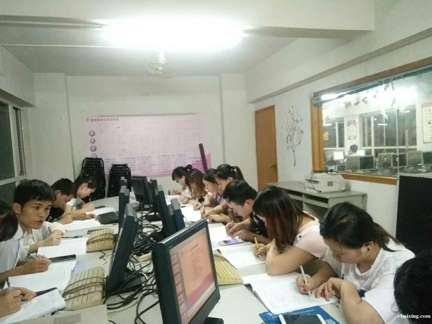 东莞市东坑新能德附近哪里有平面设计培训学校 东莞市东坑新能德附近哪里有平面设计培训学校